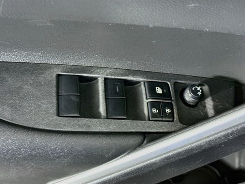 Used 2023 Toyota Corolla Cross AWD Hybrid image 24