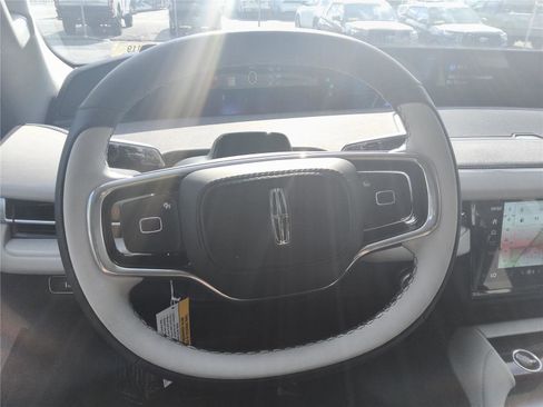 New 2026 Lincoln Navigator L Premier AWD/4WD image 29