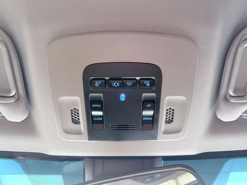 Used 2018 Toyota Camry SE w/ Moonroof Package FWD image 48