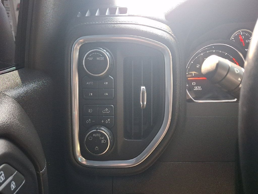 Used 2022 Chevrolet Silverado 1500 RST w/ Convenience Package II AWD/4WD image 27
