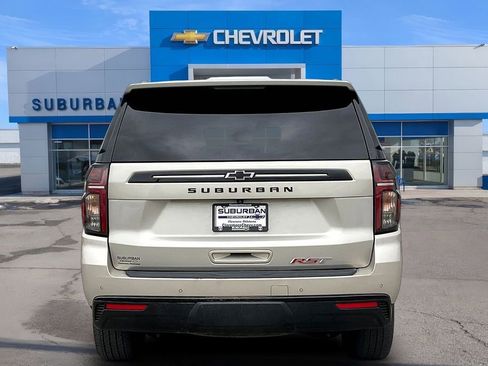 Used 2024 Chevrolet Suburban RST w/ Luxury Package AWD/4WD image 4