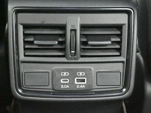 Used 2025 Subaru Forester Limited AWD/4WD image 21