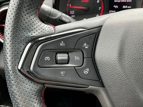Used 2024 Chevrolet Trax RS FWD image 19