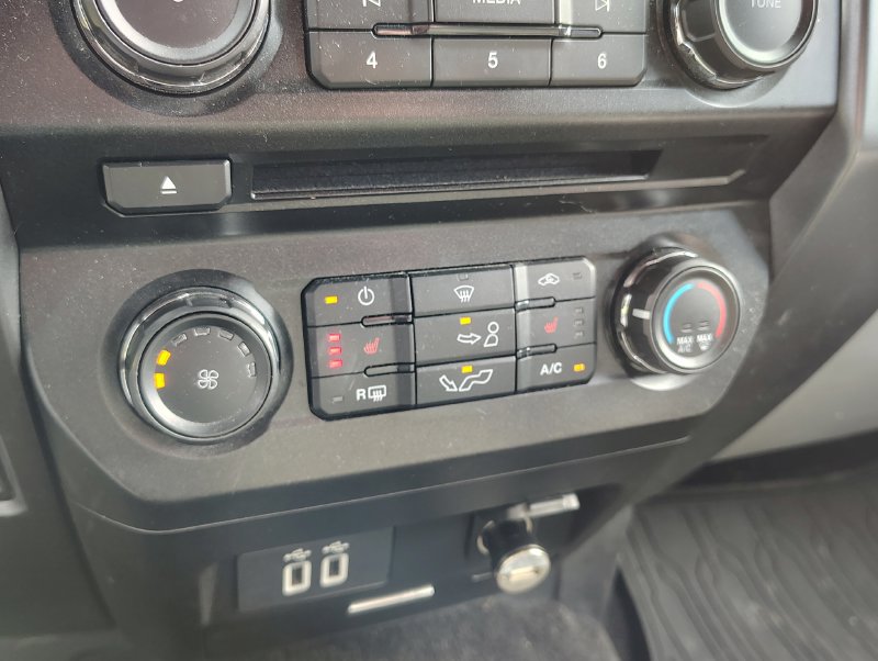 Used 2018 Ford F150 XLT w/ Equipment Group 302A Luxury AWD/4WD image 16