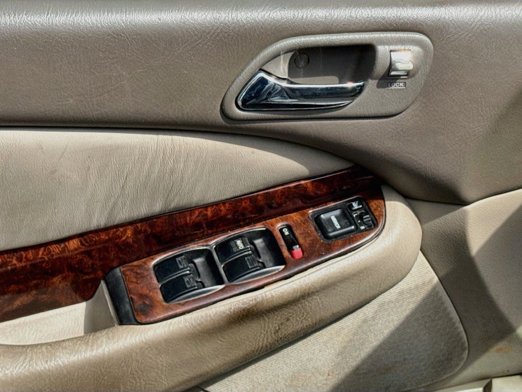 Used 1999 Acura TL FWD image 3