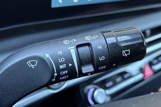 Used 2025 Hyundai Tucson SEL AWD/4WD image 39