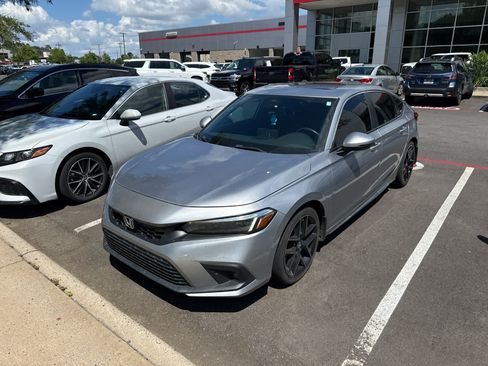 Used 2022 Honda Civic Sport Touring image 6