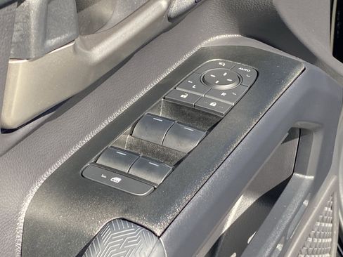 Certified 2025 Toyota 4Runner 4WD image 31