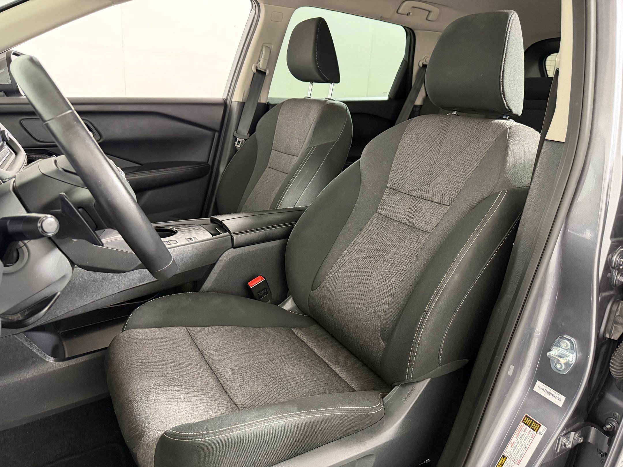 Used 2025 Nissan Rogue SV FWD image 4