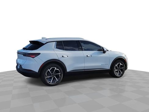 New 2026 Chevrolet Equinox EV LT image 8