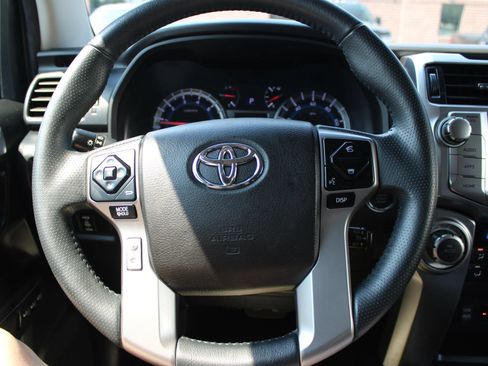 Used 2018 Toyota 4Runner Limited AWD/4WD image 22