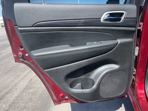 Used 2021 Jeep Grand Cherokee Laredo X image 17