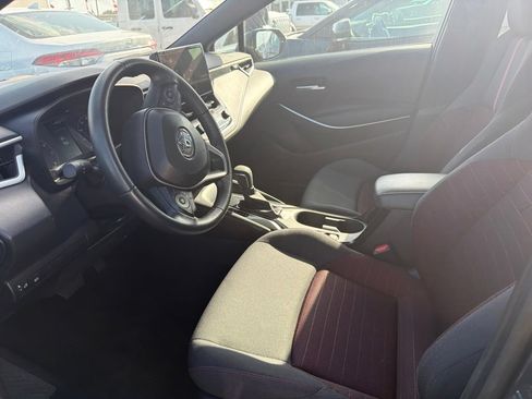 Used 2025 Toyota Corolla SE FWD image 2
