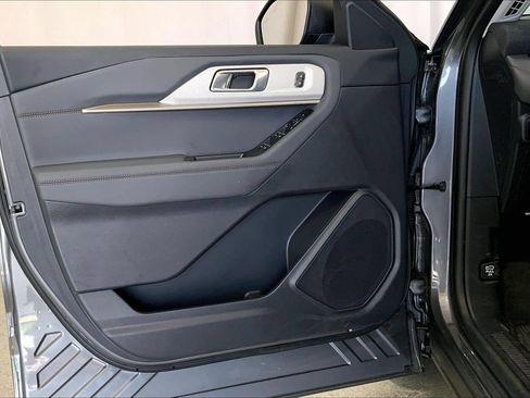 Used 2025 Ford Explorer Active w/ Active Comfort Package RWD image 25