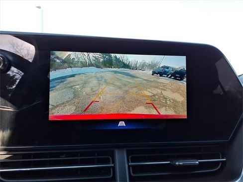 Used 2024 Chevrolet Trax LT image 18