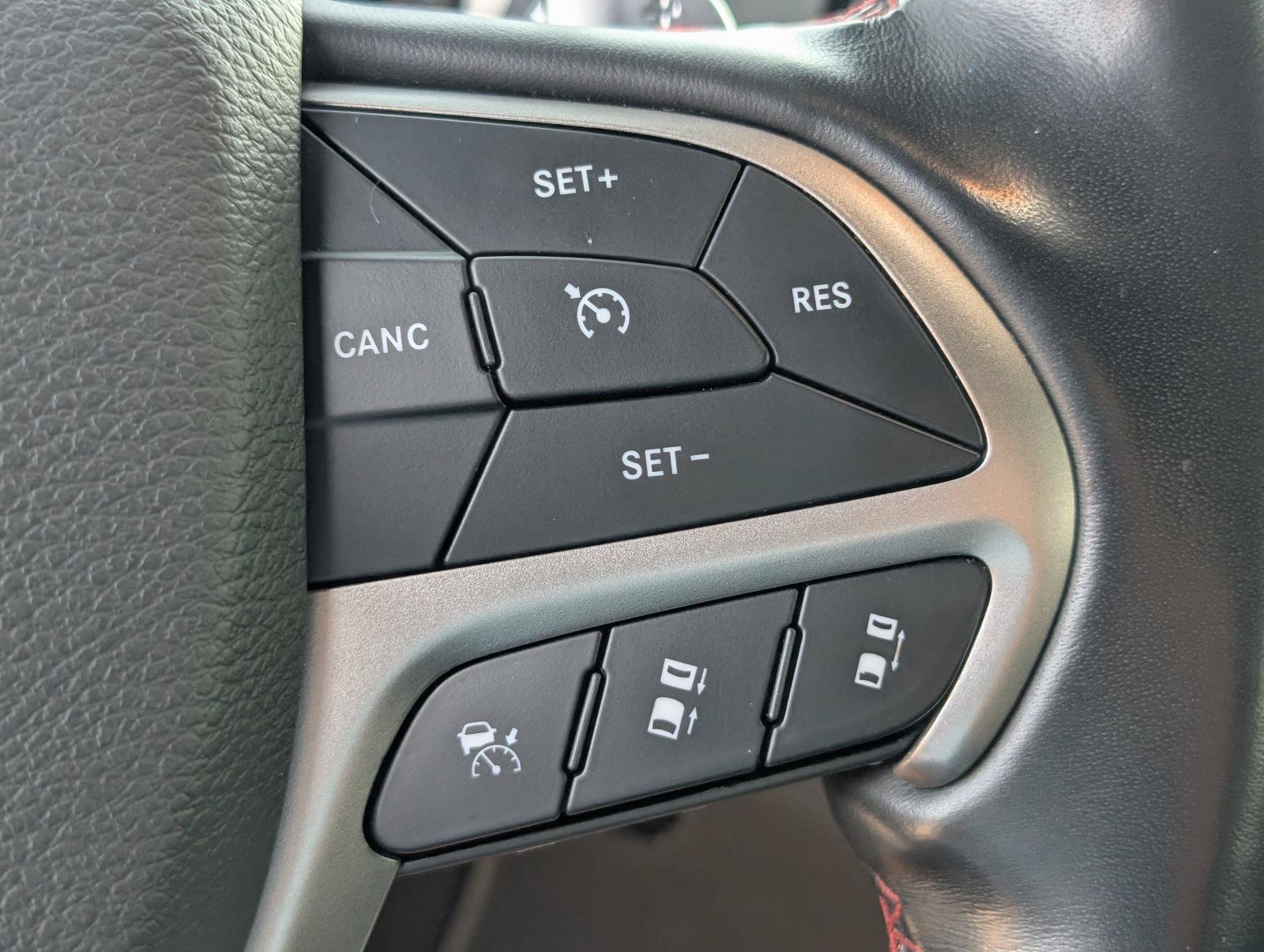 Used 2021 Jeep Grand Cherokee Trailhawk w/ Trailhawk Luxury Group AWD/4WD image 24