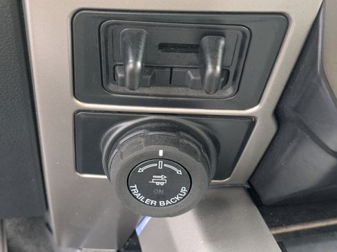 Used 2022 Ford F350 Lariat image 24