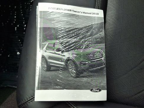 Used 2023 Ford Explorer Platinum w/ Technology Package AWD/4WD image 26