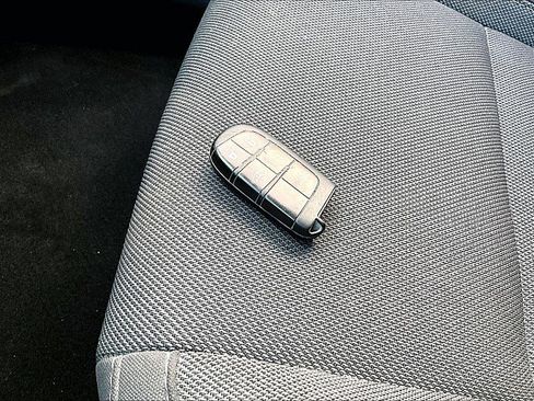 Used 2019 Dodge Charger SXT image 10