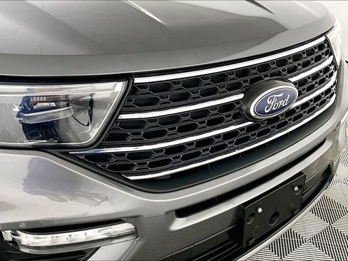 Used 2023 Ford Explorer XLT w/ Equipment Group 202A image 31