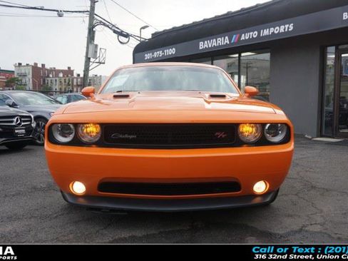 Used 2014 Dodge Challenger R/T image 2