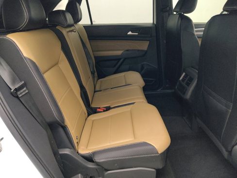 Used 2022 Volkswagen Atlas Cross Sport SE FWD image 19