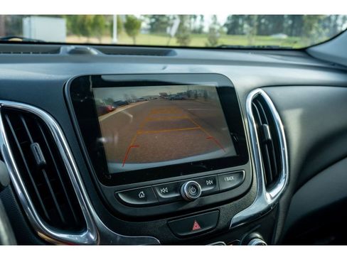 Used 2018 Chevrolet Equinox LT w/ Sun & Infotainment Package image 24