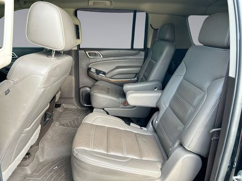 Used 2020 GMC Yukon XL Denali RWD image 29