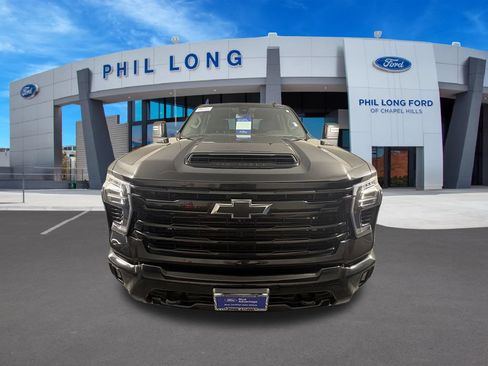 Used 2024 Chevrolet Silverado 2500 LT w/ Midnight Edition AWD/4WD image 8