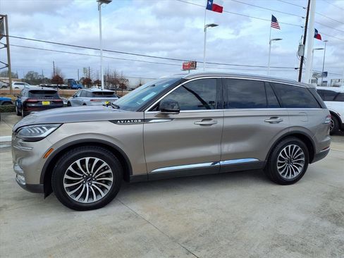 Used 2020 Lincoln Aviator Reserve w/ Equipment Group 201A image 3