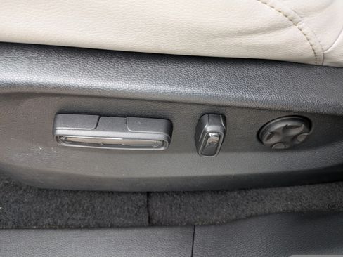 Used 2018 Honda CR-V Touring image 18