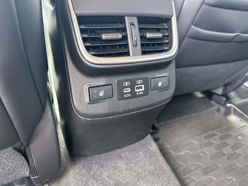 Certified 2025 Subaru Outback Limited AWD/4WD image 9