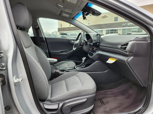 Used 2021 Hyundai Ioniq SE image 11