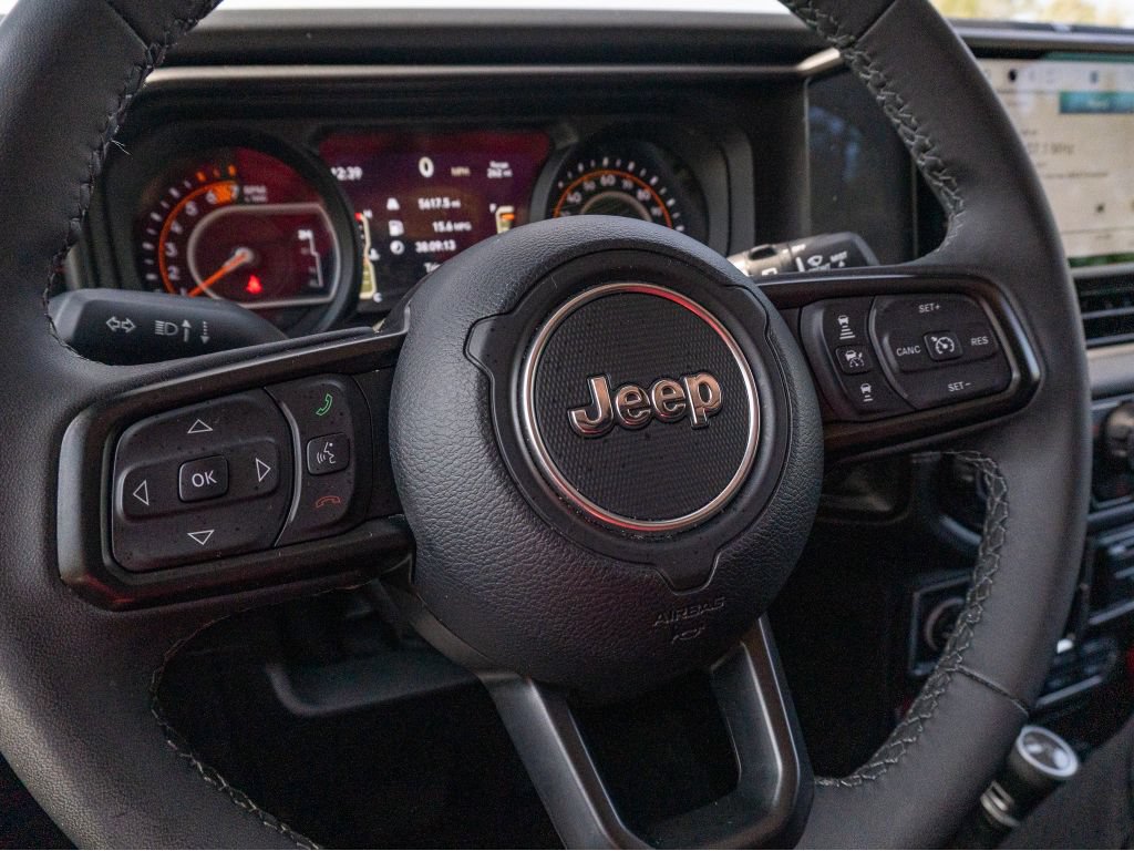Used 2026 Jeep Wrangler Unlimited Rubicon AWD/4WD image 28