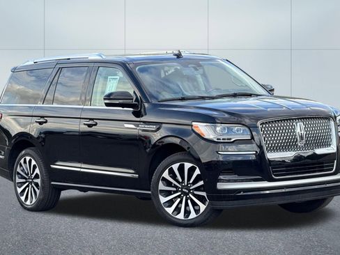 Used 2024 Lincoln Navigator Reserve AWD/4WD image 1