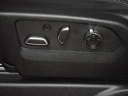 Used 2025 GMC Yukon XL Denali Ultimate w/ LPO, Floor Liner Package AWD/4WD image 42