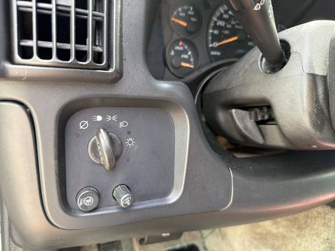 Used 2003 GMC Savana 1500 w/ Preferred Equipment Group 3 RWD image 57