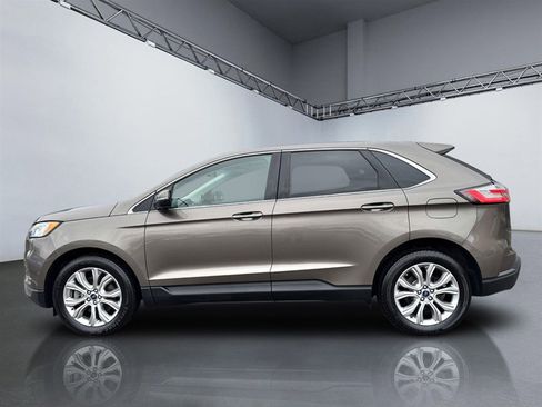 Used 2019 Ford Edge Titanium w/ Cold Weather Package image 2