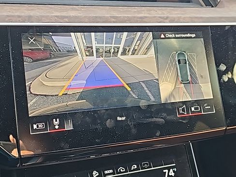 Used 2022 Audi e-tron Premium w/ Convenience Plus Package image 8