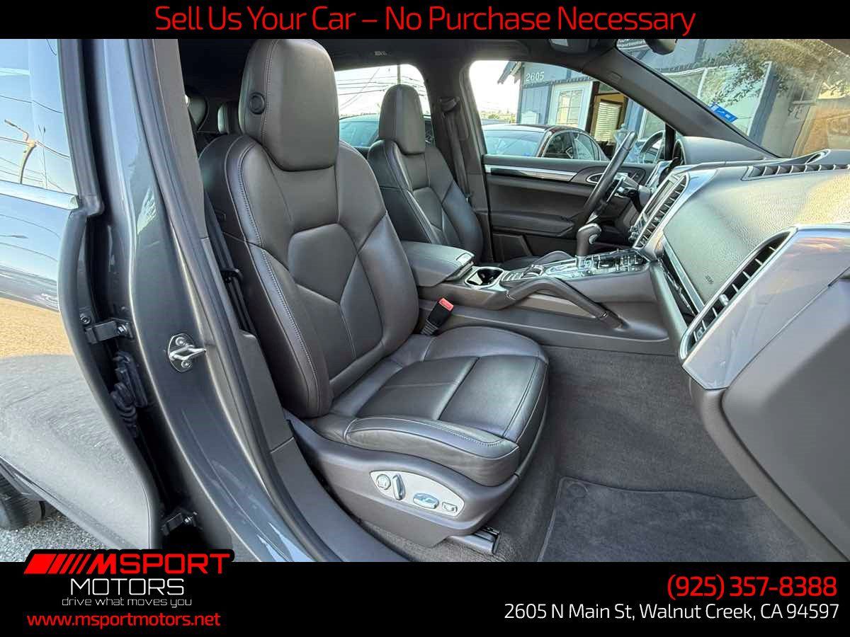 Used 2016 Porsche Cayenne AWD/4WD image 16