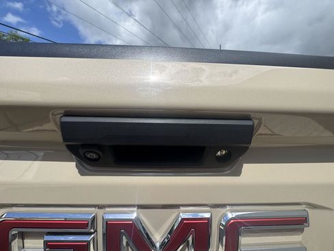 Used 2024 GMC Canyon AT4 w/ Technology Package AWD/4WD image 27