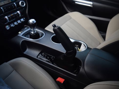 Used 2019 Ford Mustang GT w/ Equipment Group 301A image 9