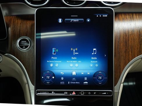 Used 2024 Mercedes-Benz GLC 300 4MATIC image 21