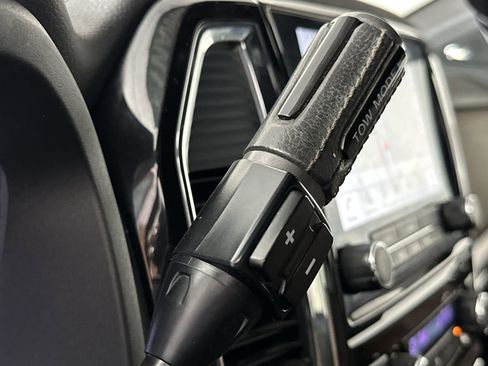 Certified 2021 Nissan Titan Platinum Reserve w/ Moonroof Package image 24