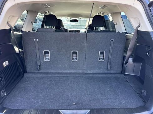 Used 2024 Subaru Ascent Premium w/ Convenience Package image 8