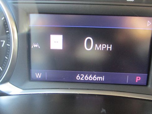 Used 2020 Chevrolet Equinox LT FWD image 22
