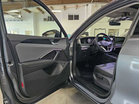 New 2026 Volkswagen Tiguan SE image 20