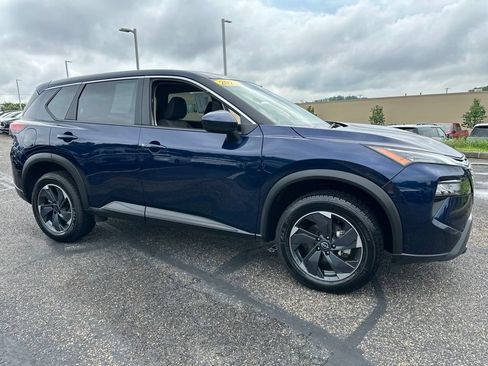 Used 2025 Nissan Rogue SV AWD/4WD image 15
