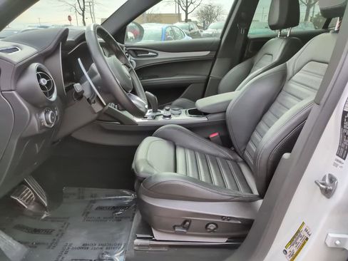 Used 2024 Alfa Romeo Stelvio Veloce image 21