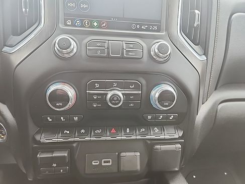 Used 2021 GMC Sierra 1500 AT4 w/ Driver Alert Package I AWD/4WD image 21